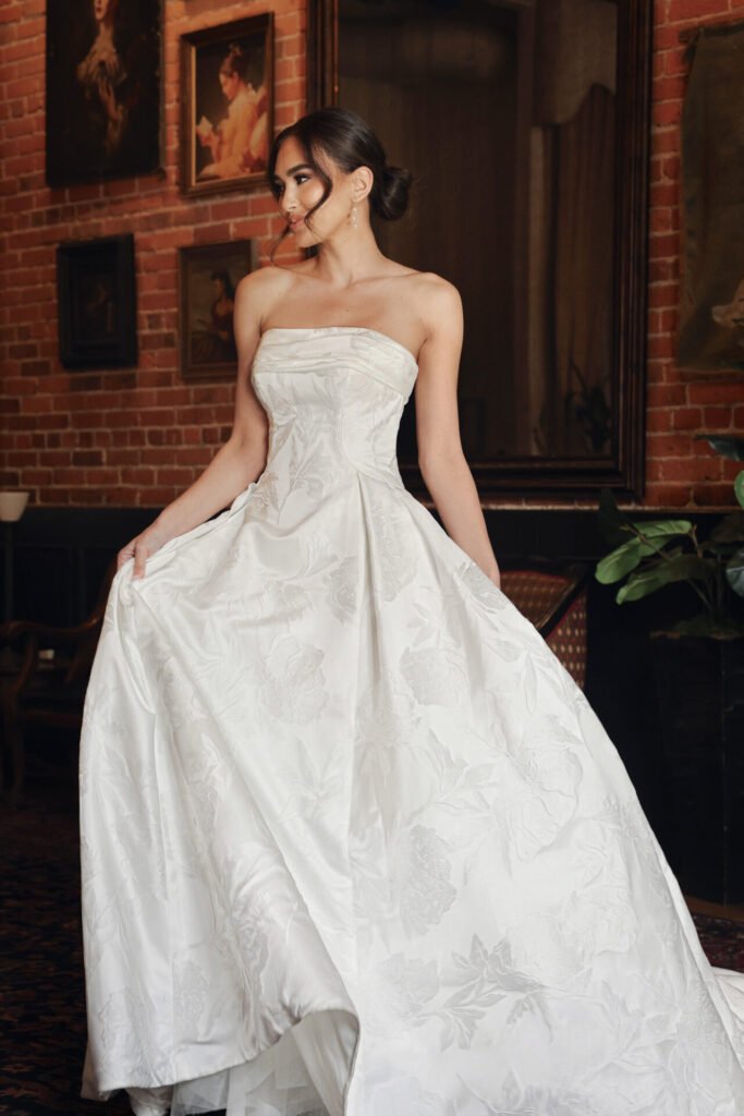 D4304-M25-INF-ESS-01-1280x1920