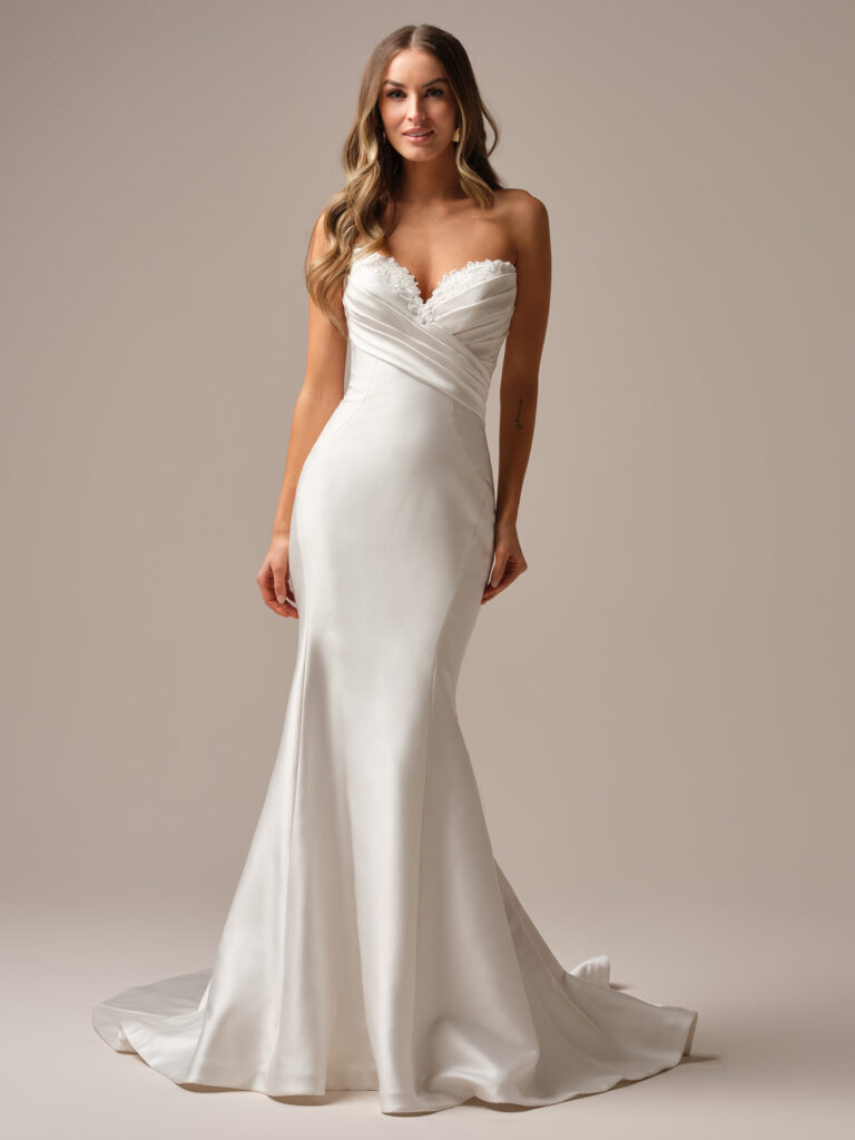 Rebecca-Ingram-Cindy-Fit-and-Flare-Wedding-Dress-25RS931A01-Alt50-IV002