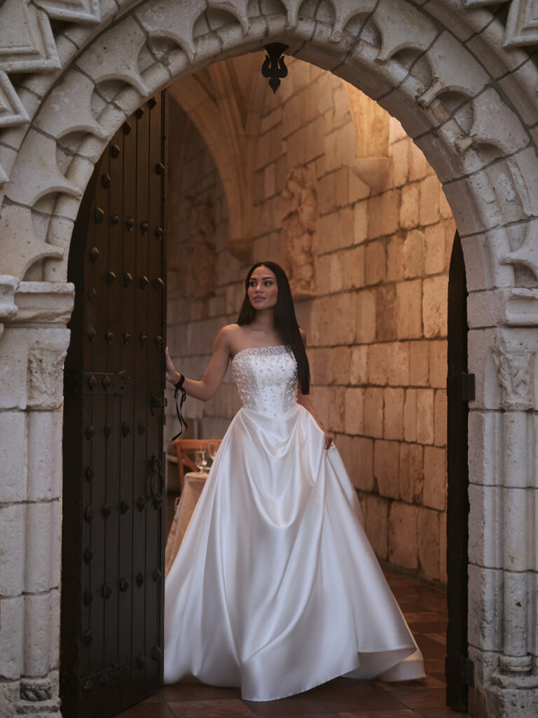 Sottero-and-Midgley-Tenille-Ballgown-Wedding-Dress-25SK938A01-PROMO10-IV002