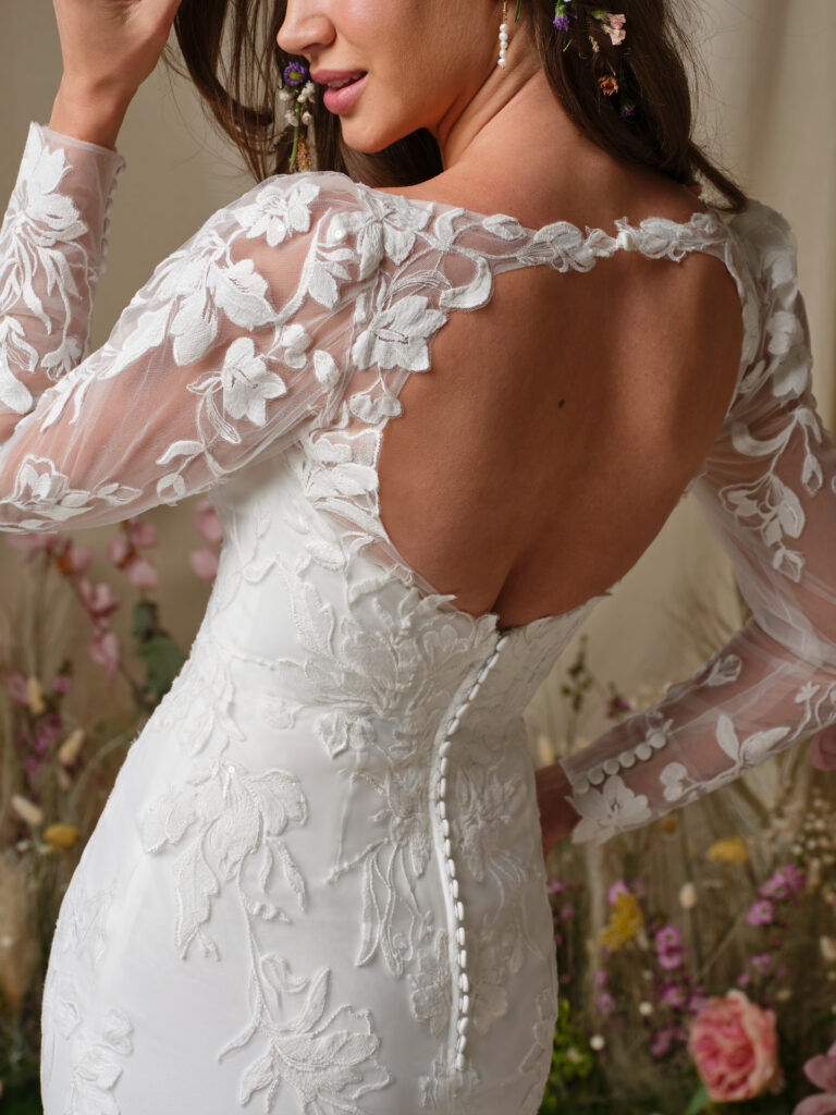 Rebecca-Ingram-Aubra-Sheath-Wedding-Dress-26RN461A01-Alt53-IV002