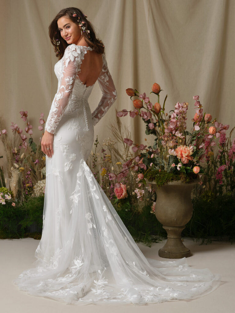 Rebecca-Ingram-Aubra-Sheath-Wedding-Dress-26RN461A01-Alt54-IV002