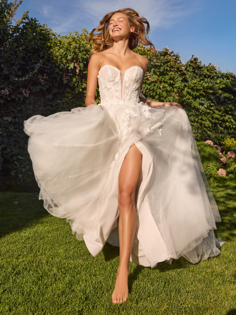 Rebecca-Ingram-Nora-A-line-Wedding-Dress-26RS436A01-PROMO14-IV005