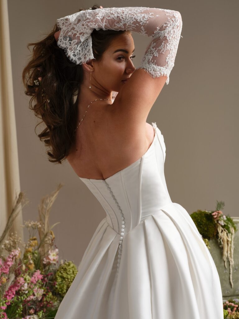 Rebecca-Ingram-Zorina-Ballgown-Wedding-Dress-26RN417A01-Alt57-IV001