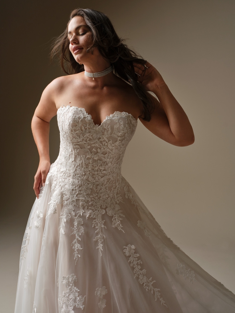 Maggie-Sottero-Jennifer-Ballgown-Wedding-Dress-26MS404B02-Alt71-IV052-Curve